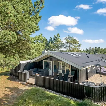 Eirik - 2-5km From The Sea By Interhome