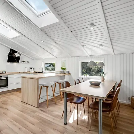 Eirik - 2-5km From The Sea By Interhome