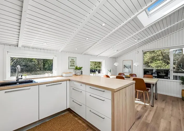 Eirik - 2-5km From The Sea By Interhome *